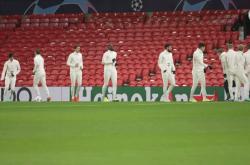 开云体育-包含拜仁慕尼黑对阵曼联，胜负未卜的较量即将上演的词条