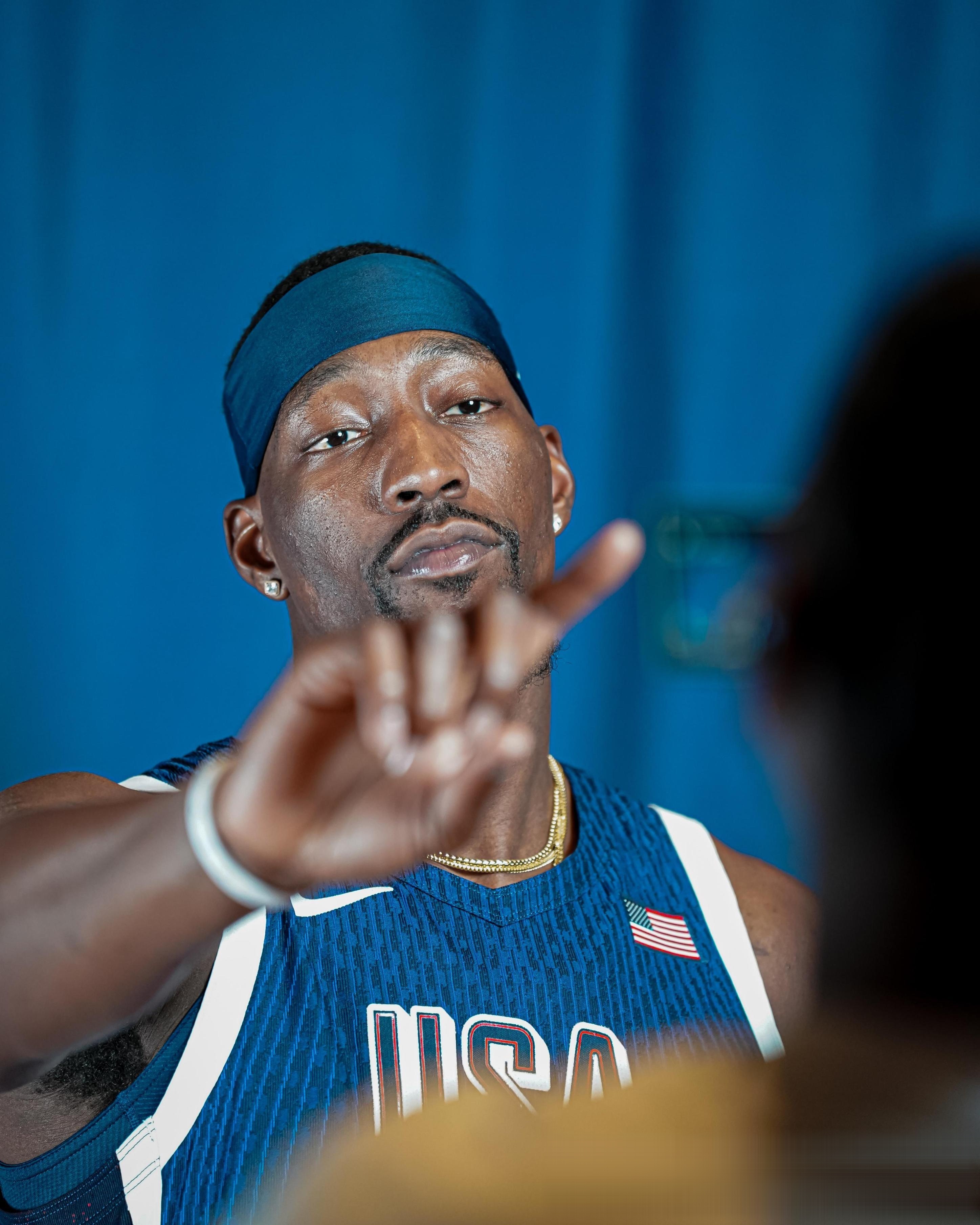 美国运动员表现抢眼,成为热门选手 美国运动员表现抢眼,成为热门选手