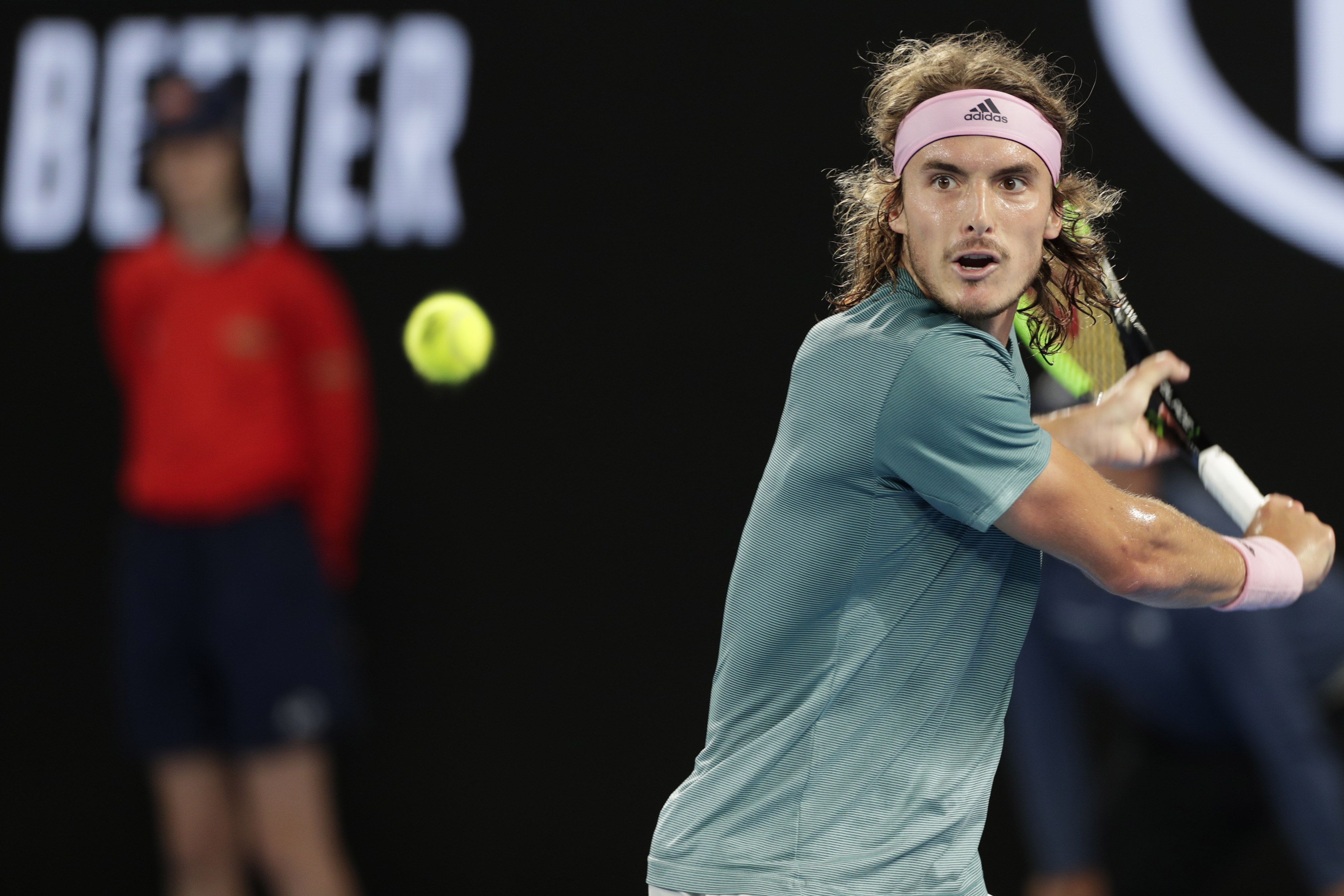 关于欧洲网球队绝杀澳大利亚网球队,西西帕斯统治全场的信息 关于欧洲网球队绝杀澳大利亚网球队,西西帕斯统治全场的信息