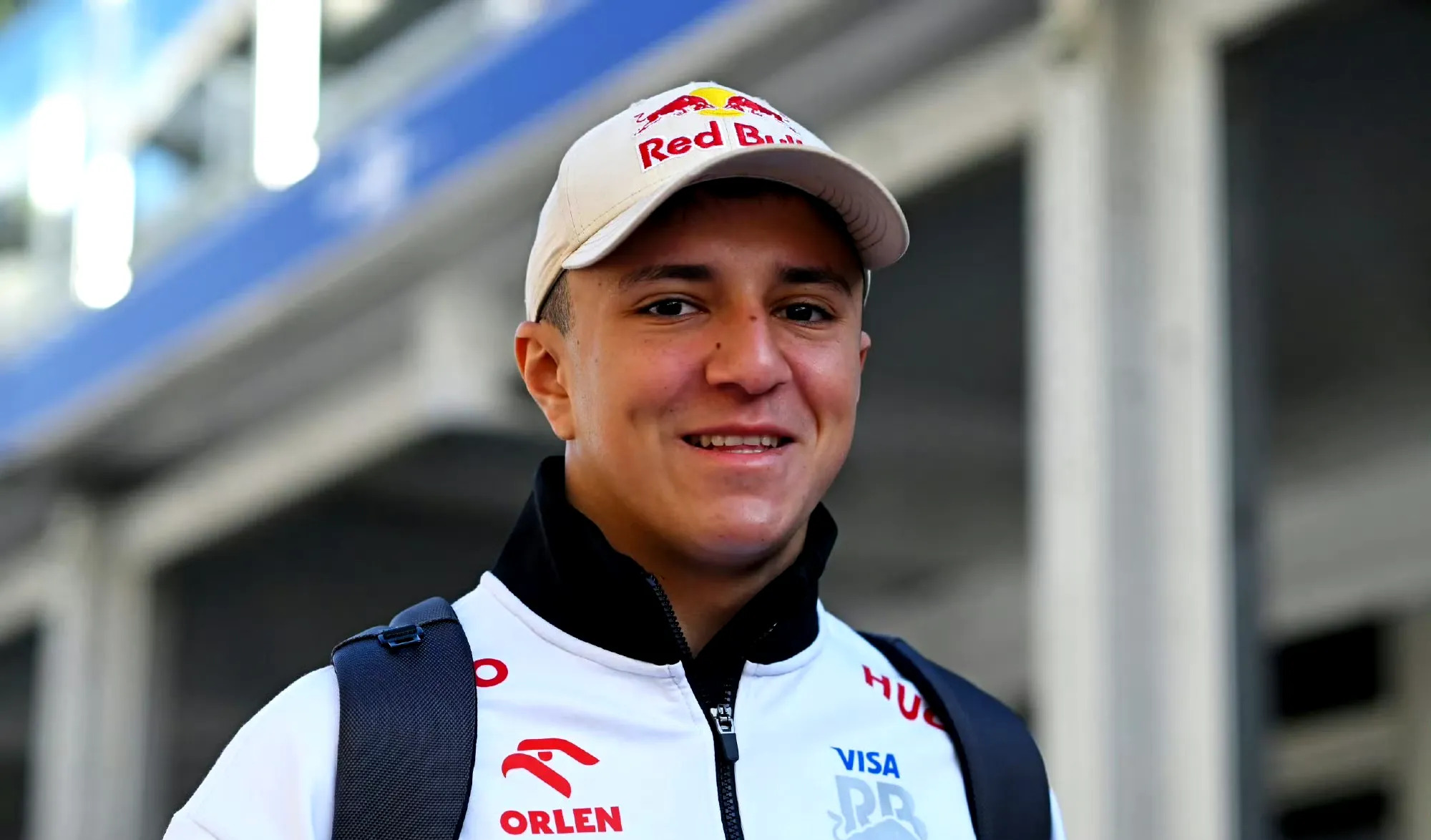 梅赛德斯险胜索伯车队,佩雷兹点燃赛场的简单介绍 梅赛德斯险胜索伯车队,佩雷兹点燃赛场的简单介绍